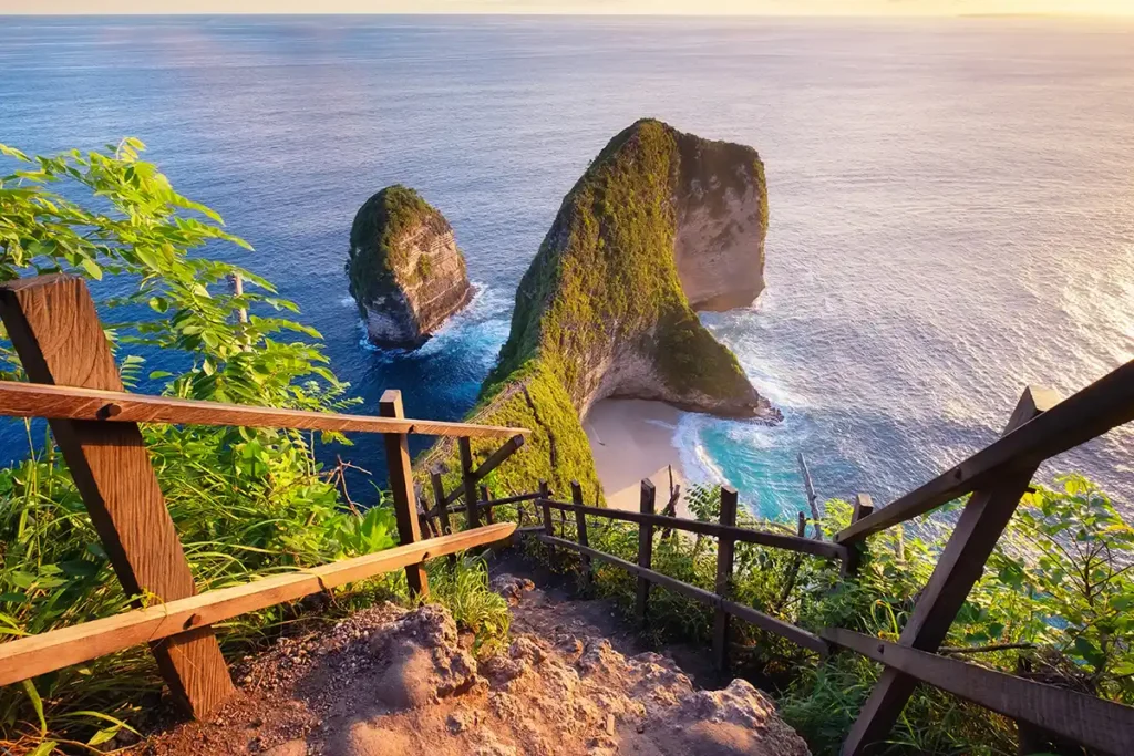 kelingking beach in bali